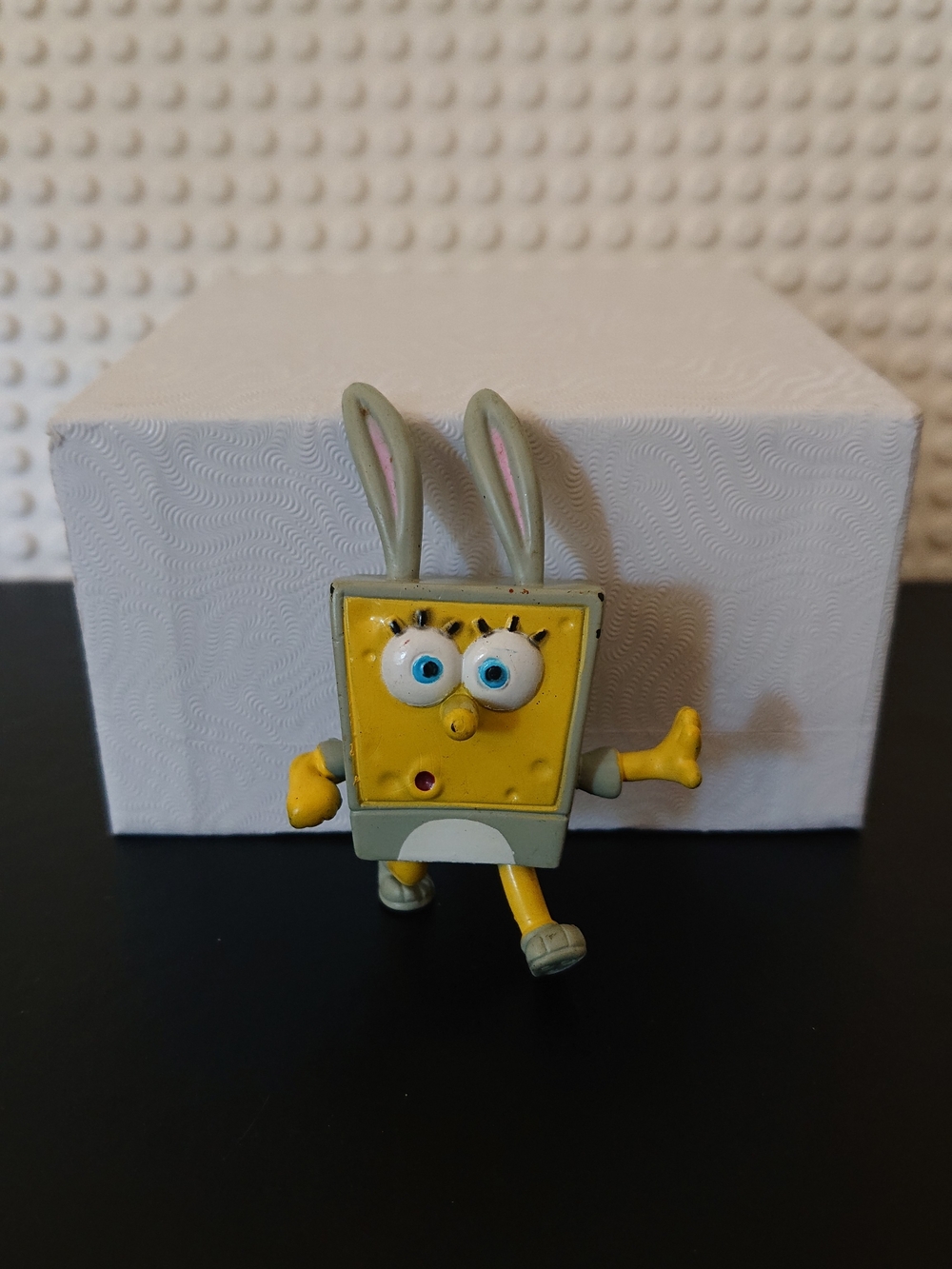 2003 Viacom Nickelodeon - Sponge Bob Square Pants Bunny Costume 2" PVC Figure